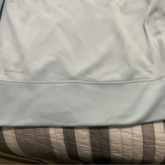 Lot of 2 Woman’s Nike Hoodies Size Small Dri-fit Therma-Fit - Picture 8 of 9